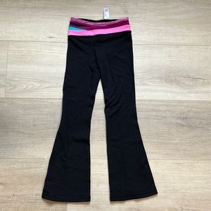 Ivivva flared leggings,reversible, child size 4, in excellent condition.